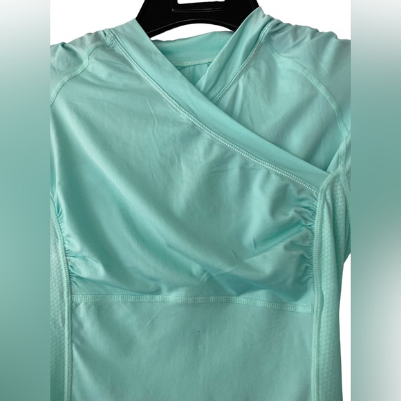 Lululemon Aqua Blue Top - Size 4 - Picture 2 of 8